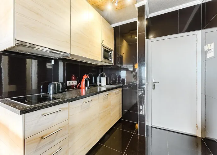 Апартаменты Elegant Beachfront With Balcony & Ocean View In Playa Paraiso *