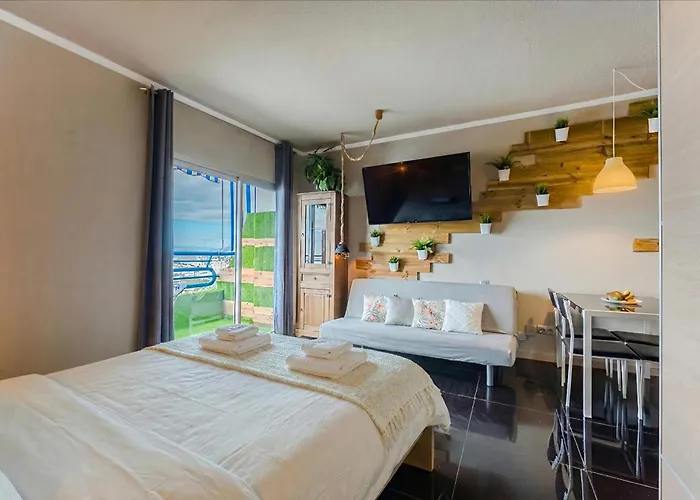 Elegant Beachfront With Balcony & Ocean View In Playa Paraiso Апартаменты Адехе